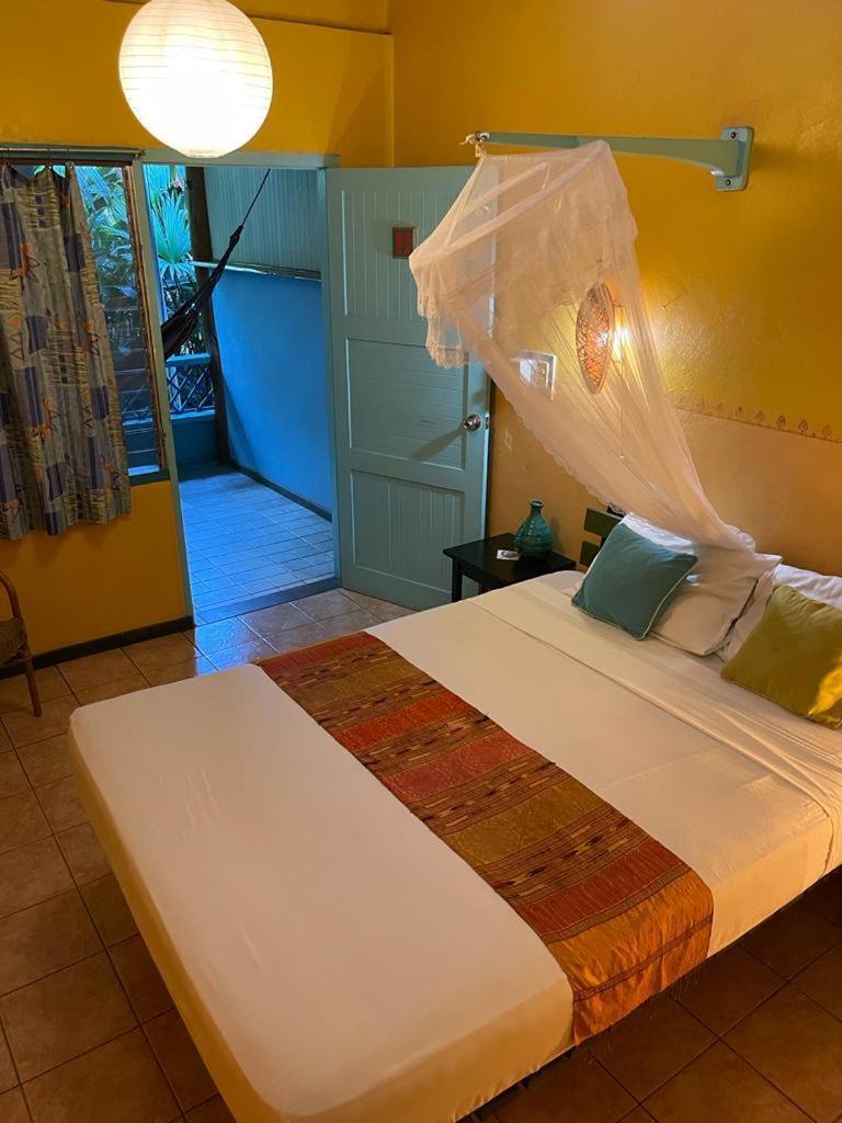 Cabinas Guarana Puerto Viejo de Talamanca المظهر الخارجي الصورة